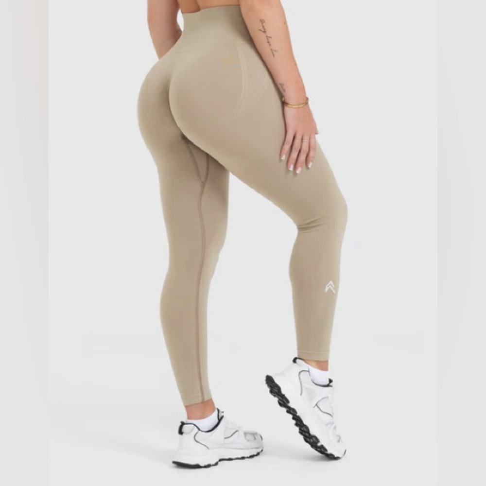 NWOT Oner Active Effortless Seamless Legging- Sandstone
